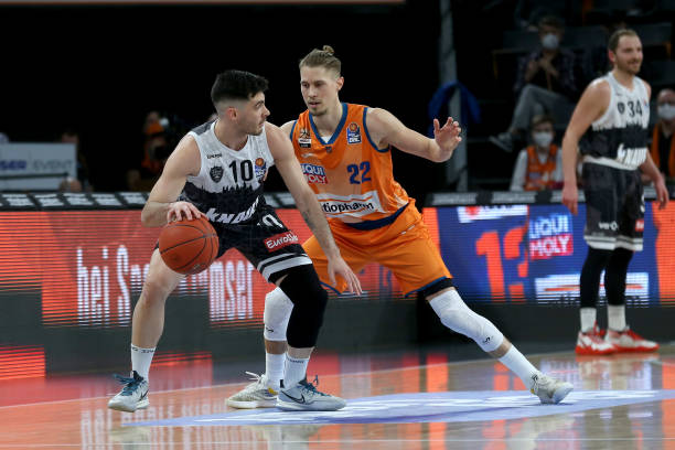 更为荷兰足 更为荷兰足